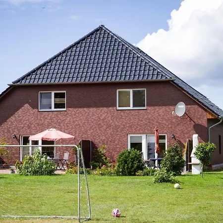 Maisonette Wohnung-schwaelbchen * Fuhlendorf (Mecklenburg-Vorpommern)
